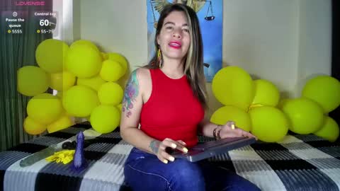 Snapshot of oriana_thomson2 chatting on May 2026 06:59:01 PM Oriana online show from May 2026 06:59:01 PM