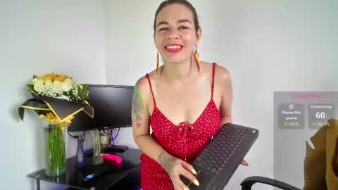 Snapshot of oriana_thomson2 chatting on May 2026 06:05:02 PM Oriana online show from May 2026 06:05:02 PM