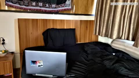 Fansly and Instagram -  online show from March 2026 05:51:01 AM