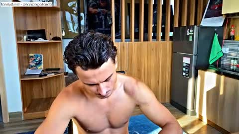 Snapshot of orlando__bloom chatting on June 2026 10:07:01 AM Fansly and Instagram - online show from June 2026 10:07:01 AM