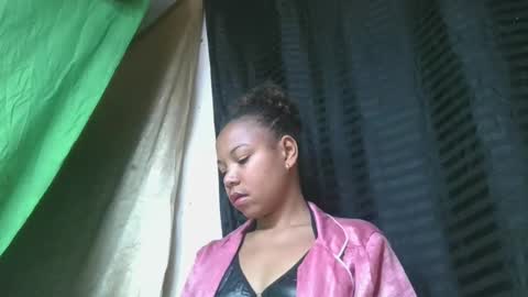 ornellahhh online show from December 2025 01:10:01 AM