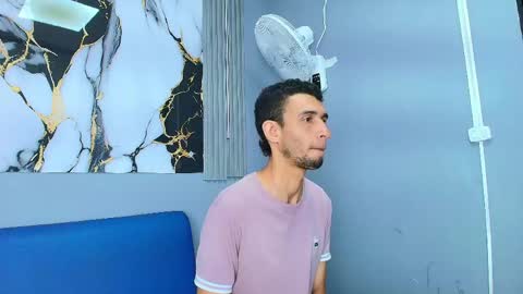 oscar_evans1 online show from April 2026 12:09:02 PM