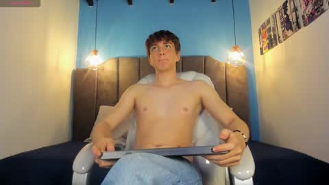 Oscar online show from November 2025 04:00:01 AM