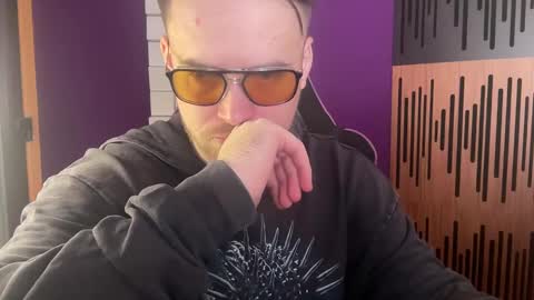 Oscar Steel Savage online show from February 2025 04:25:01 PM