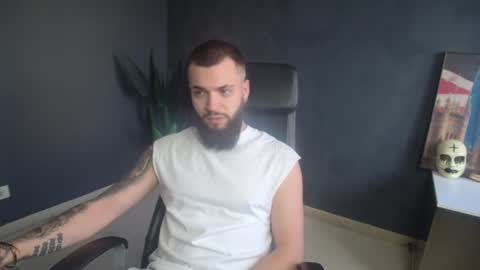 Snapshot of oscarwills chatting on July 2026 04:25:01 AM OscarWills online show from July 2026 04:25:01 AM