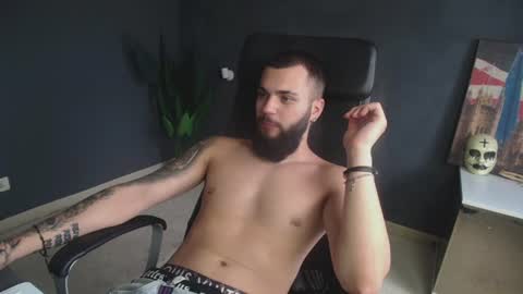 Snapshot of oscarwills chatting on July 2026 10:39:01 AM OscarWills online show from July 2026 10:39:01 AM