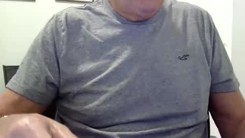 Ossi online show from April 2026 10:29:01 PM