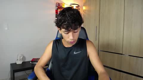 ostin 18hot online show from December 2024 02:32:01 AM