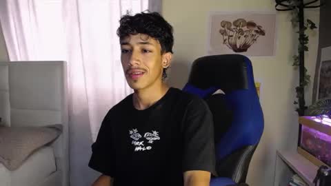 ostin 18hot online show from September 2025 06:31:02 PM