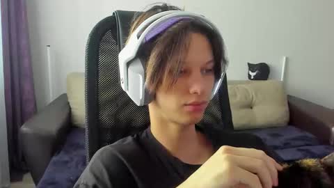 Ostin online show from November 2025 06:34:02 AM