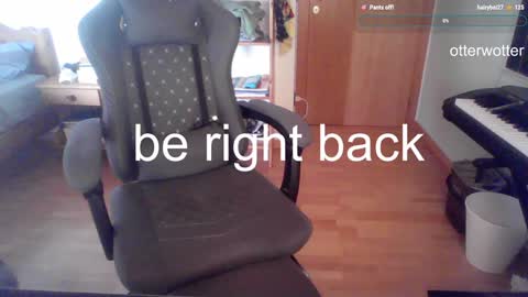 Snapshot of otterwotter chatting on December 2024 01:16:02 PM Wotter online show from December 2024 01:16:02 PM