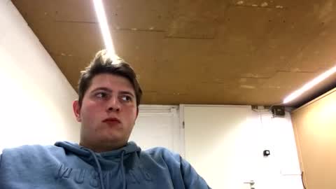 outflayd online show from December 2025 09:08:02 PM