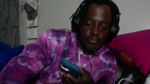 Snapshot of outkast8033 chatting on October 2025 06:17:01 AM Dude online show from October 2025 06:17:01 AM