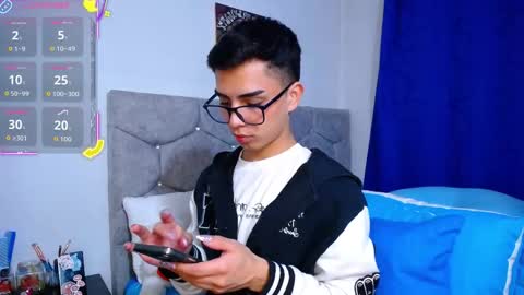 Owen  Independent model  online show from November 2025 03:28:01 AM