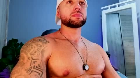 Maximus Owen online show from April 2026 06:13:02 PM