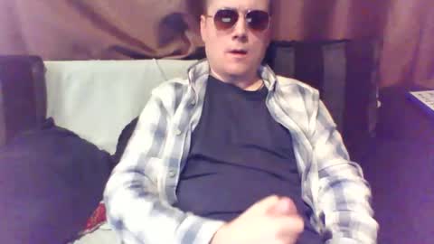 Snapshot of ownerofdogs chatting on December 2025 12:16:02 AM ownerofdogs online show from December 2025 12:16:02 AM