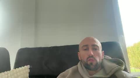 Snapshot of oxlade59 chatting on February 2026 01:06:01 PM oxlade59 online show from February 2026 01:06:01 PM