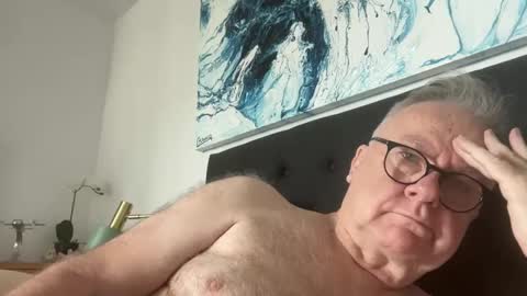 ozhairybearxxxx online show from January 2025 12:43:02 AM