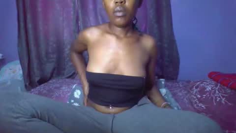 Snapshot of p_valley761523 chatting on October 2025 10:00:02 AM Val online show from October 2025 10:00:02 AM