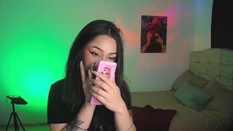 Snapshot of paariss_ chatting on June 2026 12:14:01 AM Paris online show from June 2026 12:14:01 AM