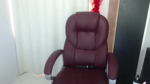 Snapshot of paiper_halliwey chatting on April 2026 06:25:01 PM paiper online show from April 2026 06:25:01 PM