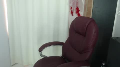 Snapshot of paiper_halliwey chatting on June 2026 06:02:01 PM paiper online show from June 2026 06:02:01 PM
