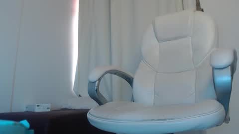 paiper online show from October 2025 01:43:02 PM