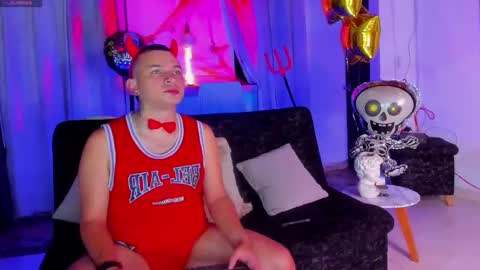 LIAN AND JACK online show from October 2025 06:37:01 AM