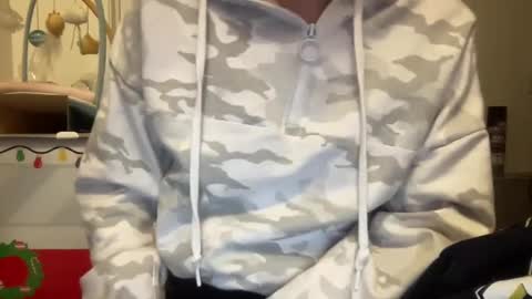 paisleysnowxo online show from March 2025 07:51:02 AM