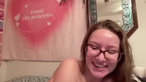 paisleysnowxo online show from March 2025 05:38:02 AM