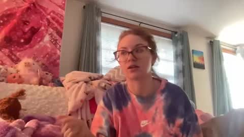 paisleysnowxo online show from October 2025 06:49:02 PM