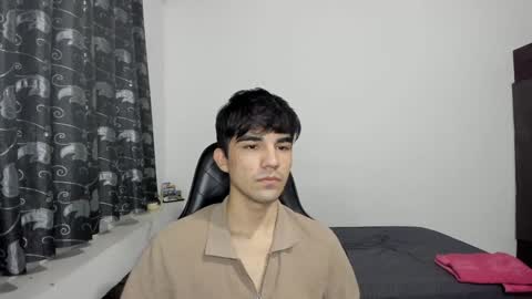 Snapshot of pakun_ chatting on January 2025 01:01:01 AM pakun_ online show from January 2025 01:01:01 AM