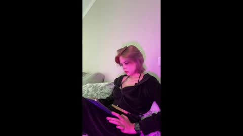 Snapshot of pamela__norris chatting on June 2026 04:39:02 PM Pamela online show from June 2026 04:39:02 PM