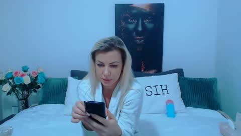 PAMEL ISSY online show from January 2025 02:46:01 PM