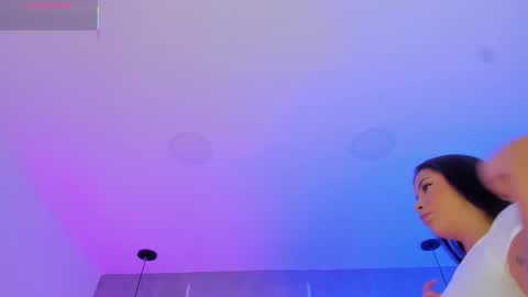 Manuela online show from September 2025 11:32:02 AM