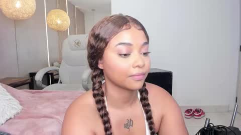 Snapshot of pamela_west chatting on November 2025 08:00:01 PM Pamela West online show from November 2025 08:00:01 PM