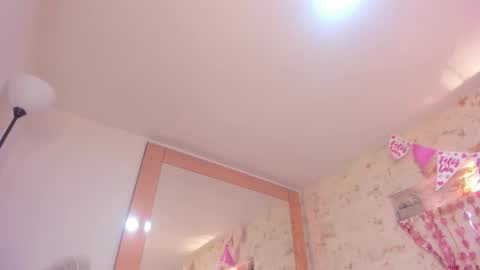 Snapshot of pamela_west chatting on February 2026 02:06:02 AM Pamela West online show from February 2026 02:06:02 AM