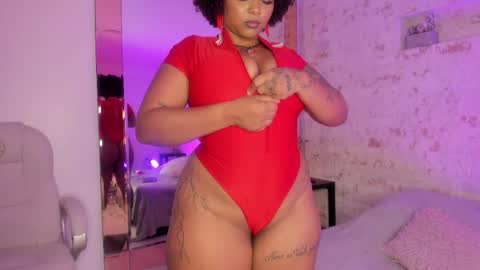 Snapshot of pamela_west chatting on April 2026 07:32:01 PM Pamela West online show from April 2026 07:32:01 PM