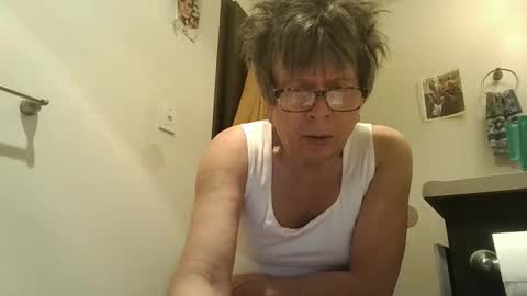 Snapshot of paminpantyhose chatting on December 2024 05:50:01 PM paminpantyhose online show from December 2024 05:50:01 PM