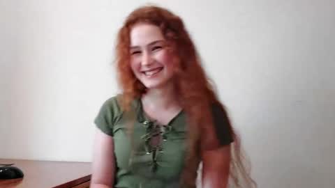 Snapshot of pandorabrockell chatting on October 2025 10:16:02 AM Mia online show from October 2025 10:16:02 AM