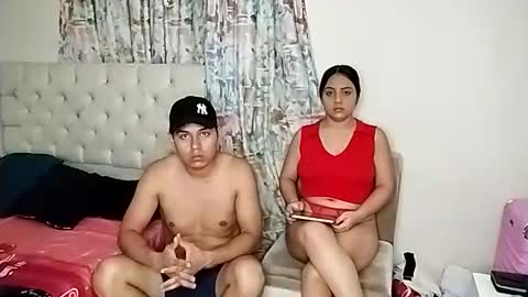 Snapshot of paola_835068 chatting on May 2026 03:26:01 AM Paola 23 and Andres 25 online show from May 2026 03:26:01 AM