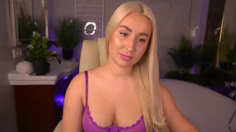 Lia online show from April 2026 01:35:02 PM