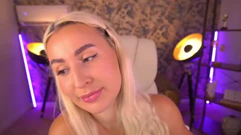 Snapshot of paolamola chatting on July 2026 03:48:02 PM Lia online show from July 2026 03:48:02 PM