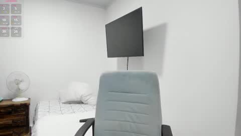 pareja_curiosa19 online show from February 2026 01:26:01 AM