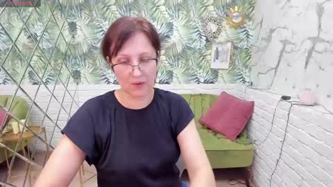 Snapshot of paris_cherry chatting on January 2025 11:35:01 PM Paris online show from January 2025 11:35:01 PM