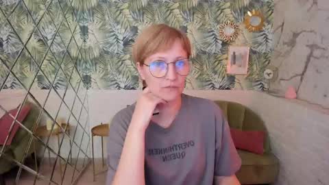 Paris online show from May 2026 06:05:02 PM