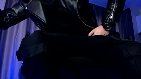 Paris online show from December 2025 10:55:02 AM