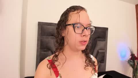 Snapshot of paris_mendez chatting on July 2026 11:08:01 AM PARIS LOVE online show from July 2026 11:08:01 AM