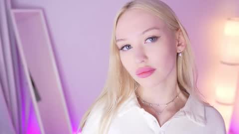 Sofi online show from November 2025 10:59:01 AM