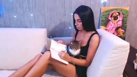 Snapshot of passionate_lora_ chatting on December 2024 03:41:01 AM I am Lora and i am glad to see you in my room online show from December 2024 03:41:01 AM